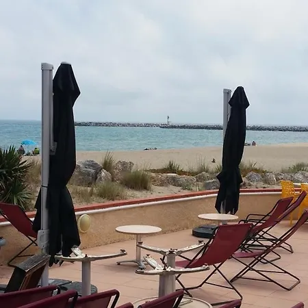 T2 Dans Village Naturiste En Bord De Leucate