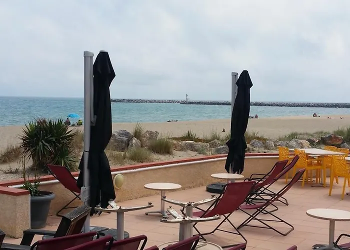 T2 Dans Village Naturiste En Bord De Leucate