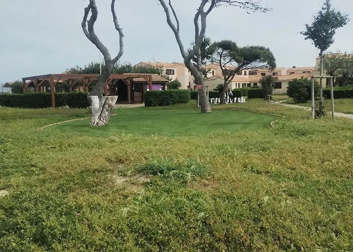 T2 Dans Village Naturiste En Bord De Leucate